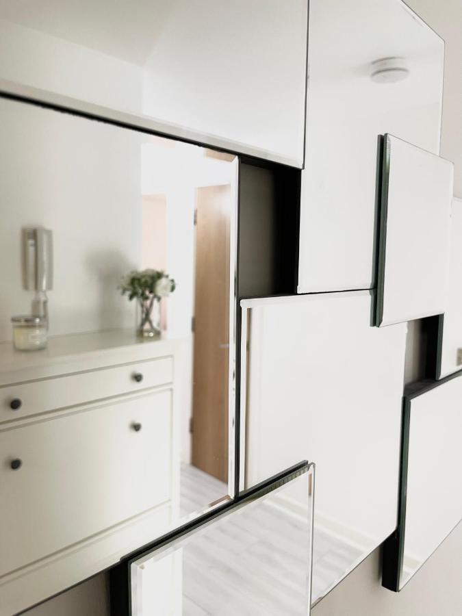 Lovely 2-Bedroom Condo With A Free Parking Бирмингам Екстериор снимка